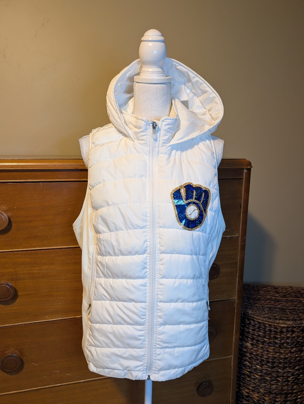 Milwaukee Brewer Classic Logo White Zip up Hooded Vest Size XXL